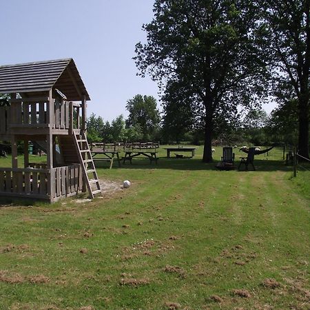 Vakantiehuisjes Landgoed Sonneborghe Kollumerzwaag Esterno foto
