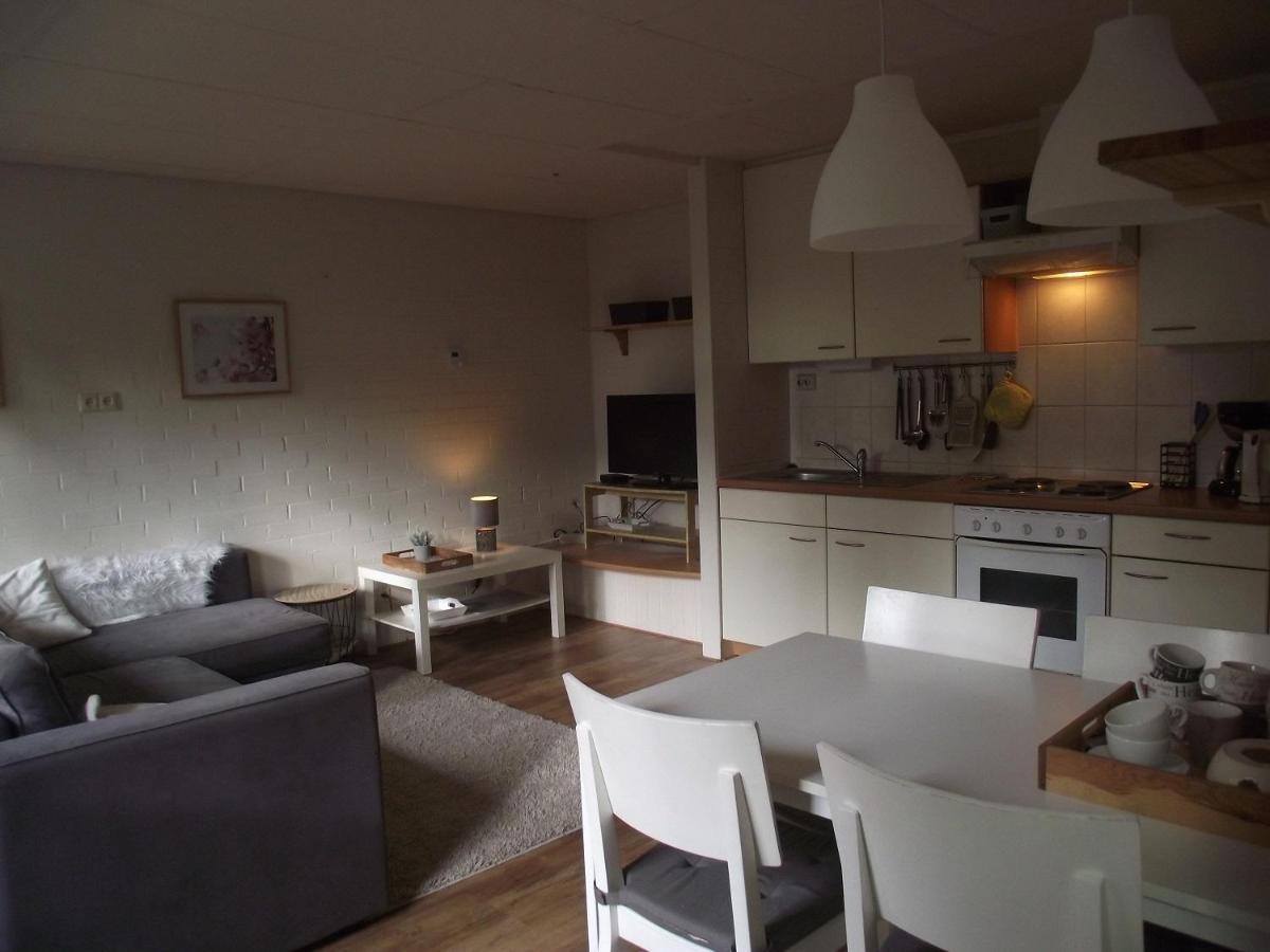 Vakantiehuisjes Landgoed Sonneborghe Kollumerzwaag Esterno foto