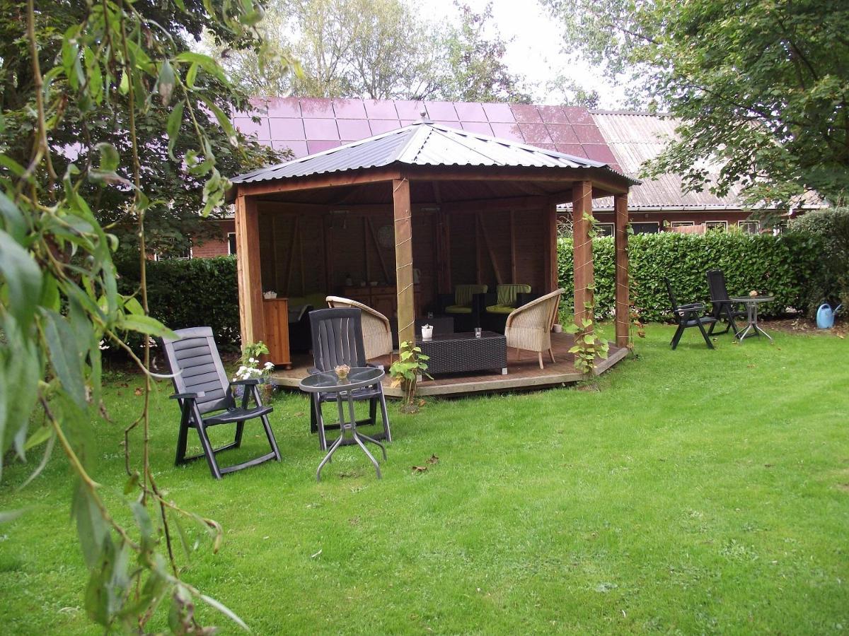 Vakantiehuisjes Landgoed Sonneborghe Kollumerzwaag Esterno foto
